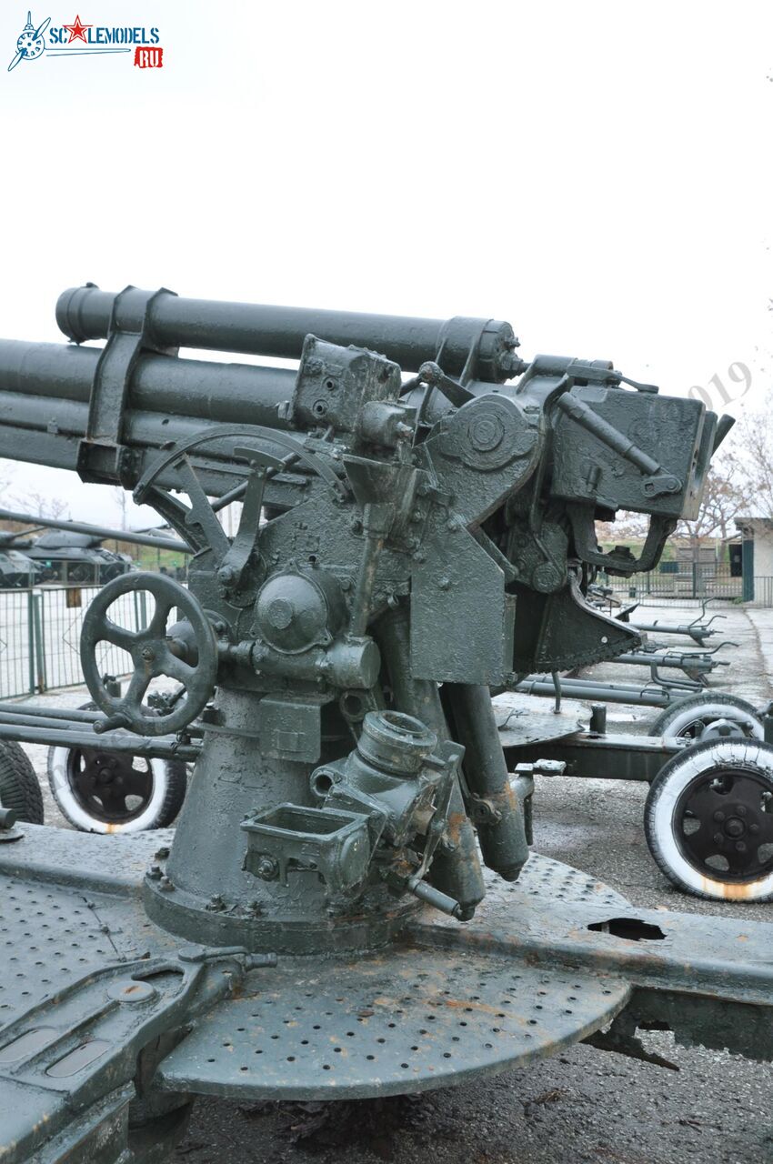 85-mm_AA-gun_52-K_17.jpg