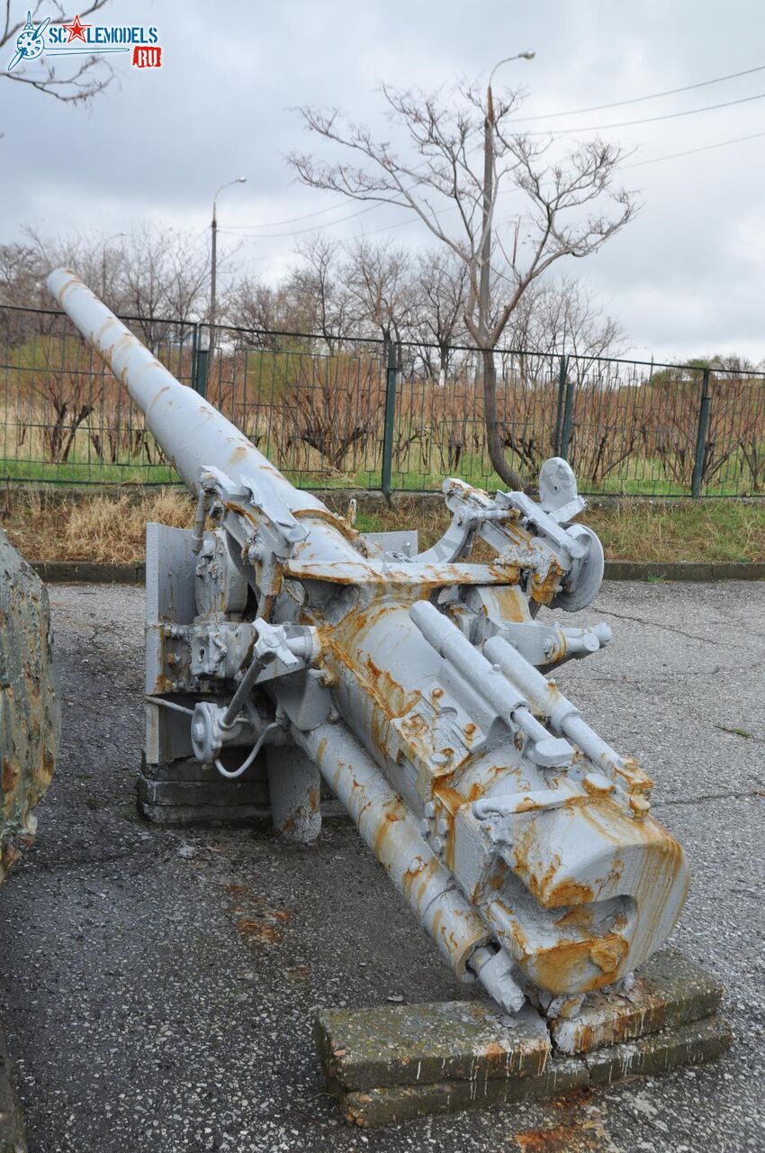 102-mm_naval_gun_20.jpg