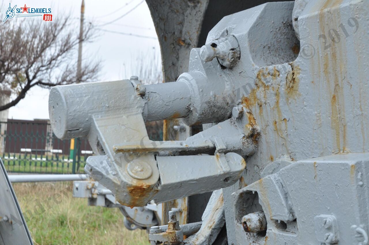 130-mm_naval_gun_B-13_118.jpg