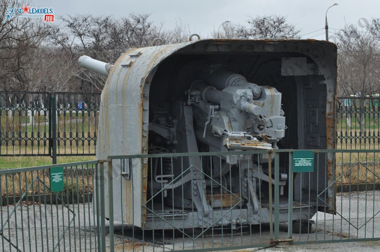 130-mm_naval_gun_B-13_14.jpg