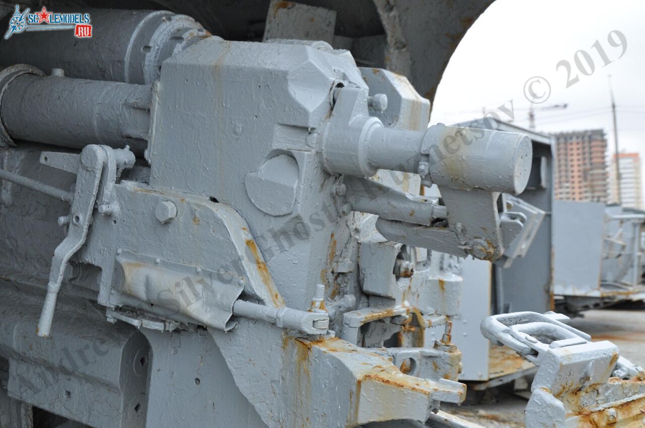 130-mm_naval_gun_B-13_145.jpg