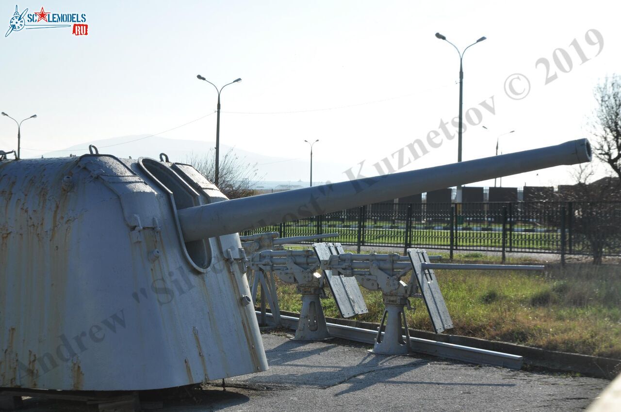 130-mm_naval_gun_B-13_153.jpg