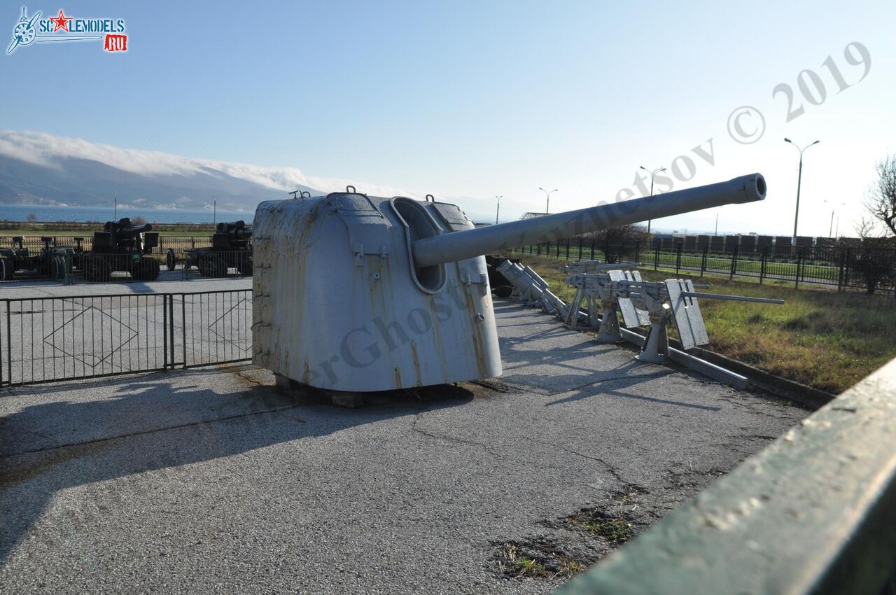 130-mm_naval_gun_B-13_154.jpg