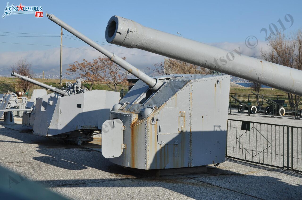 130-mm_naval_gun_B-13_177.jpg