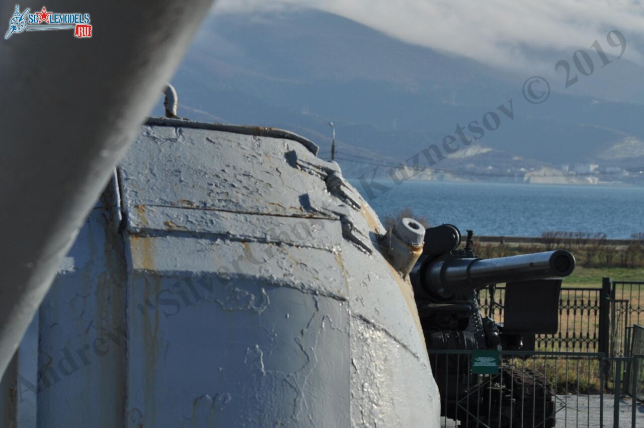 130-mm_naval_gun_B-13_203.jpg