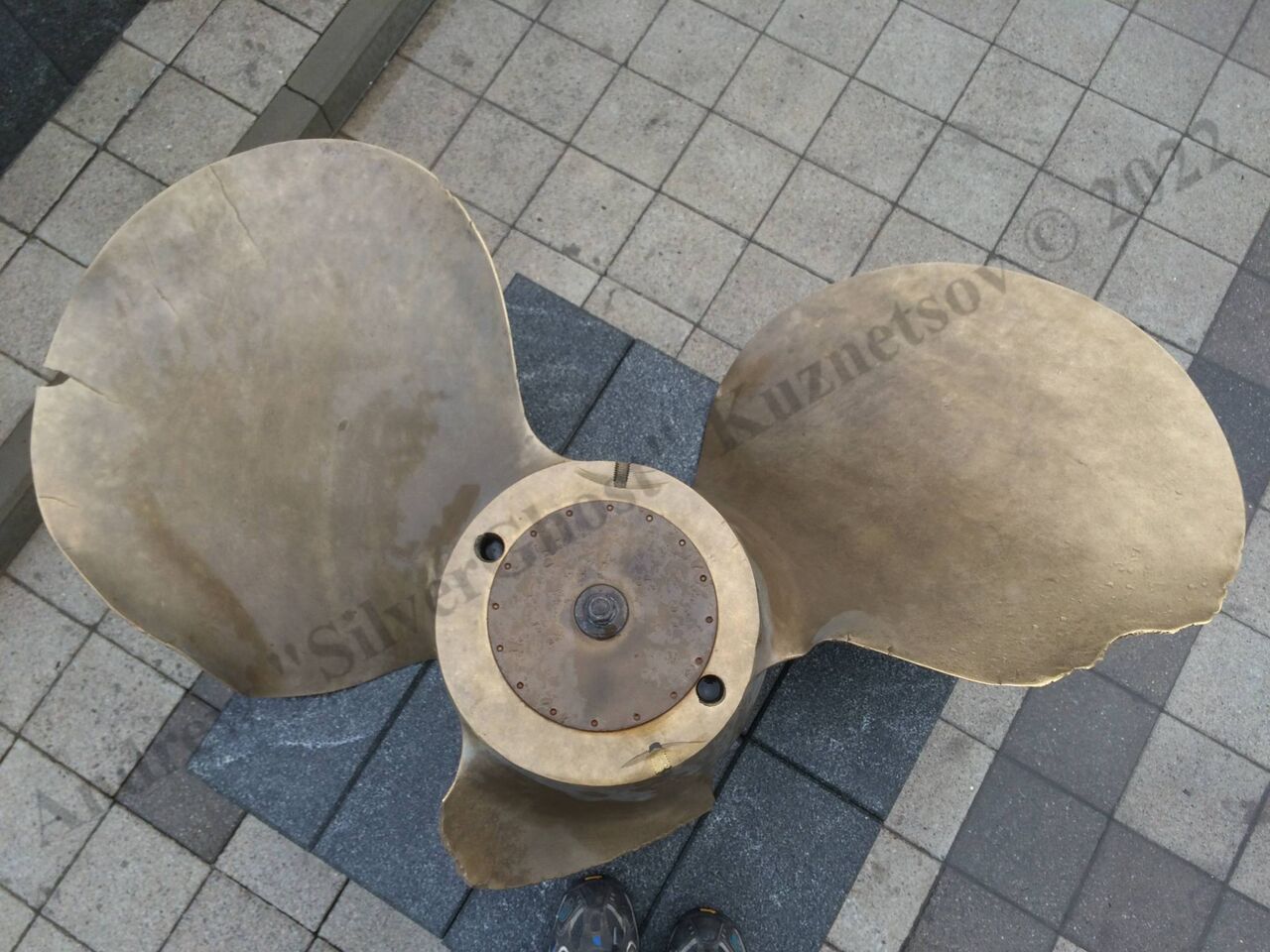 100mm_B-24_propellers_128.jpg