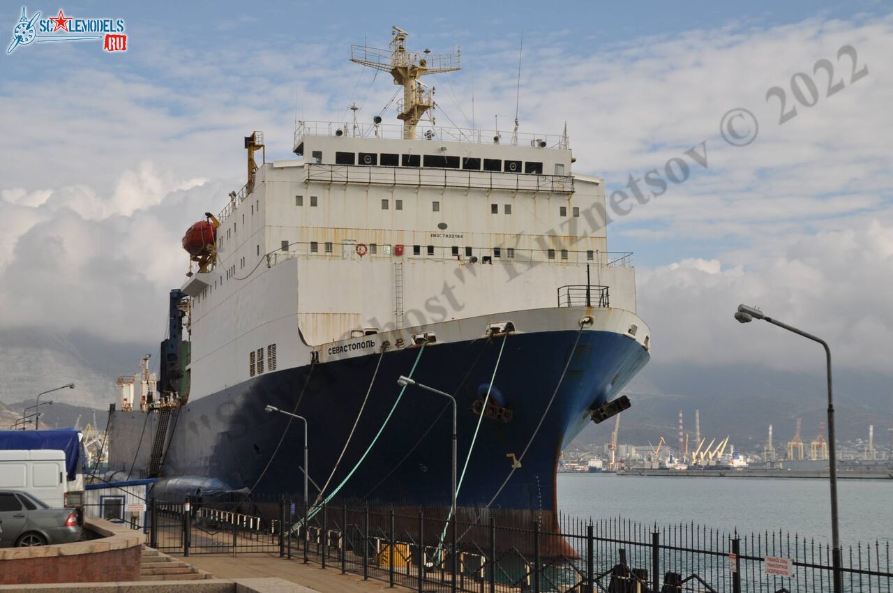 Sevastopol_ferry_110.jpg