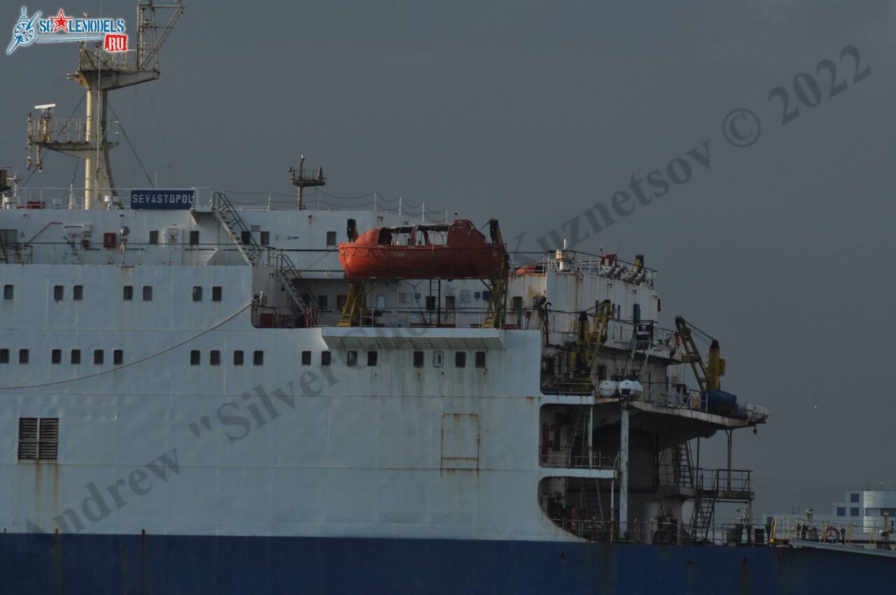 Sevastopol_ferry_12.jpg