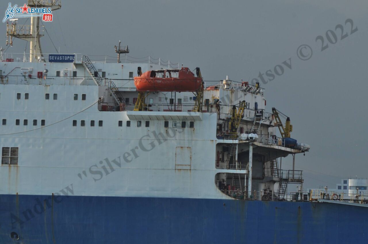 Sevastopol_ferry_58.jpg