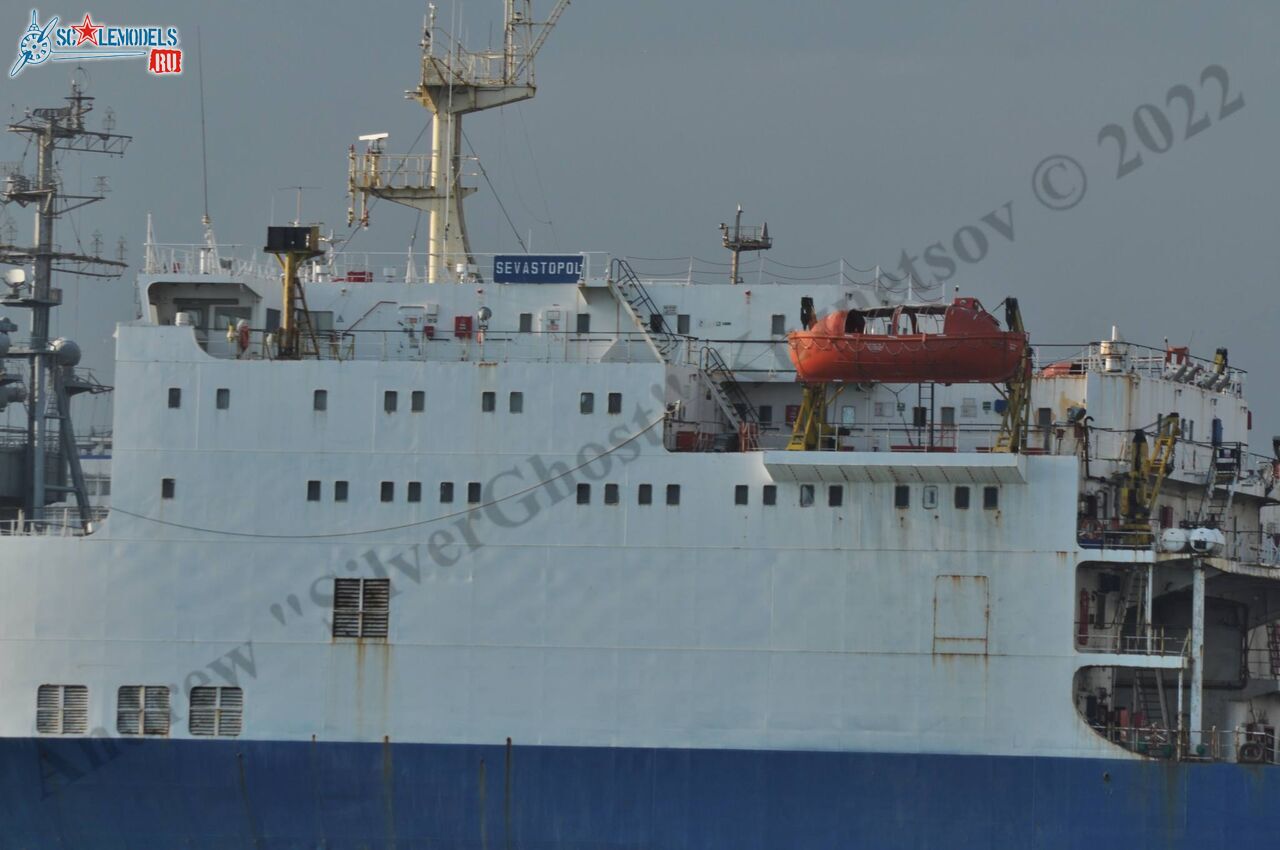 Sevastopol_ferry_60.jpg