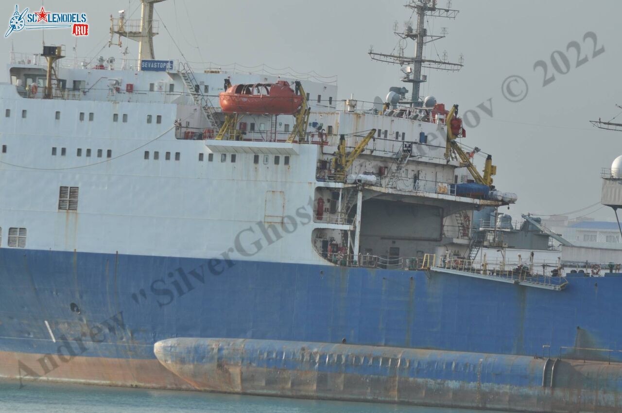 Sevastopol_ferry_80.jpg