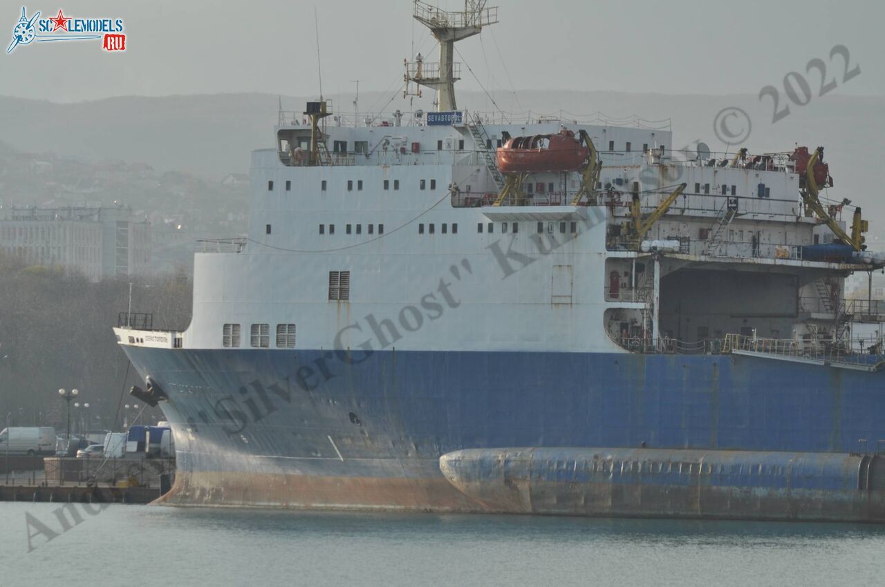 Sevastopol_ferry_92.jpg