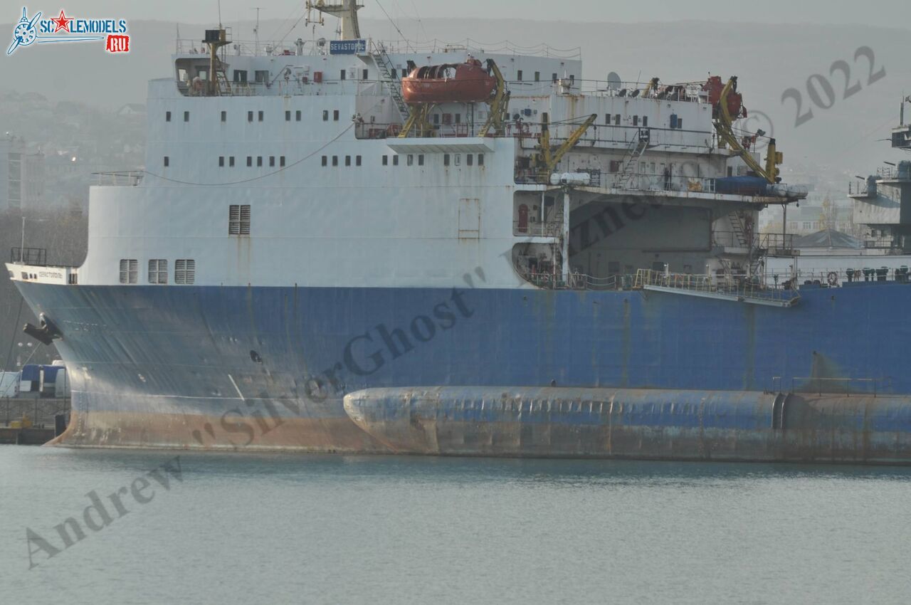 Sevastopol_ferry_94.jpg