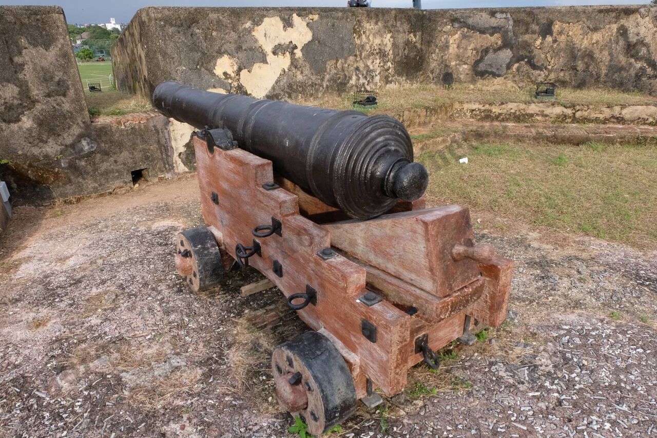 2_holland_gun_3.jpg