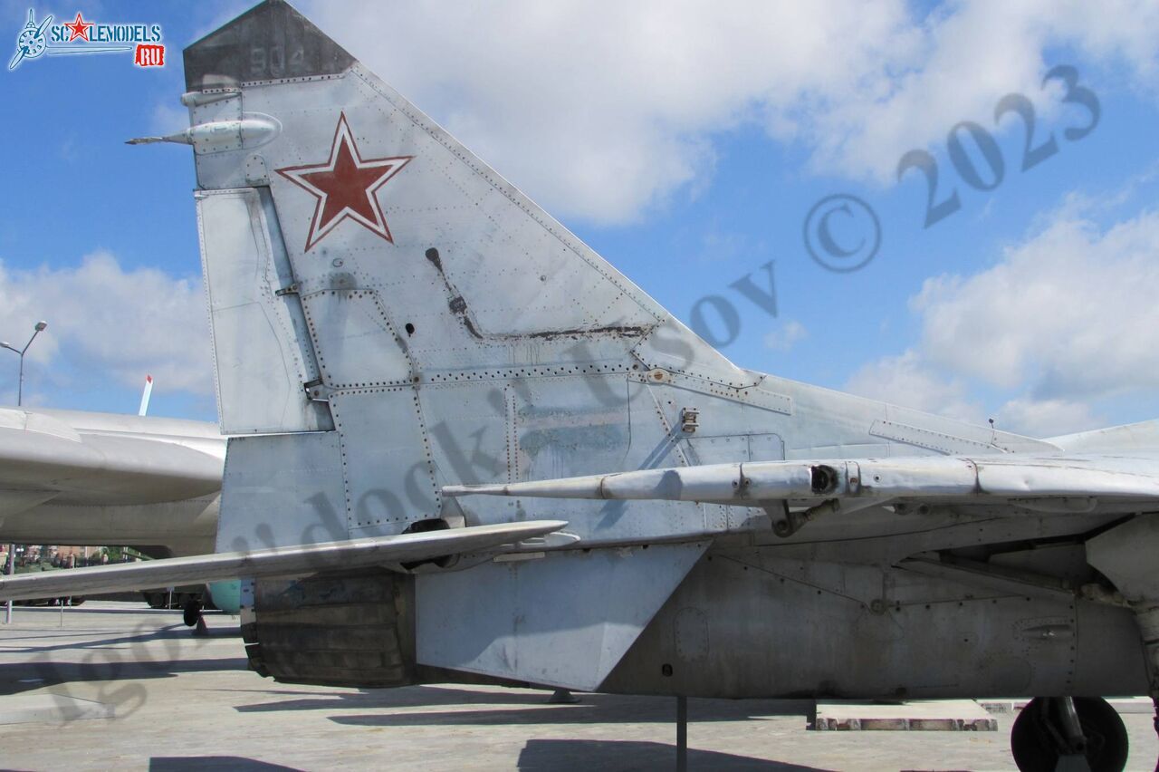 mig-29_9-12_12.jpg