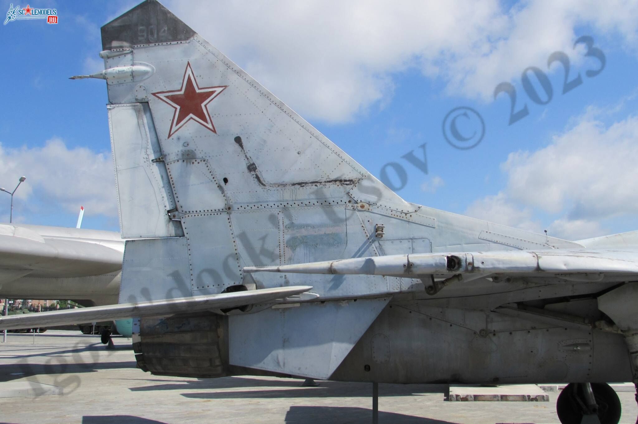 mig-29_9-12_12.jpg