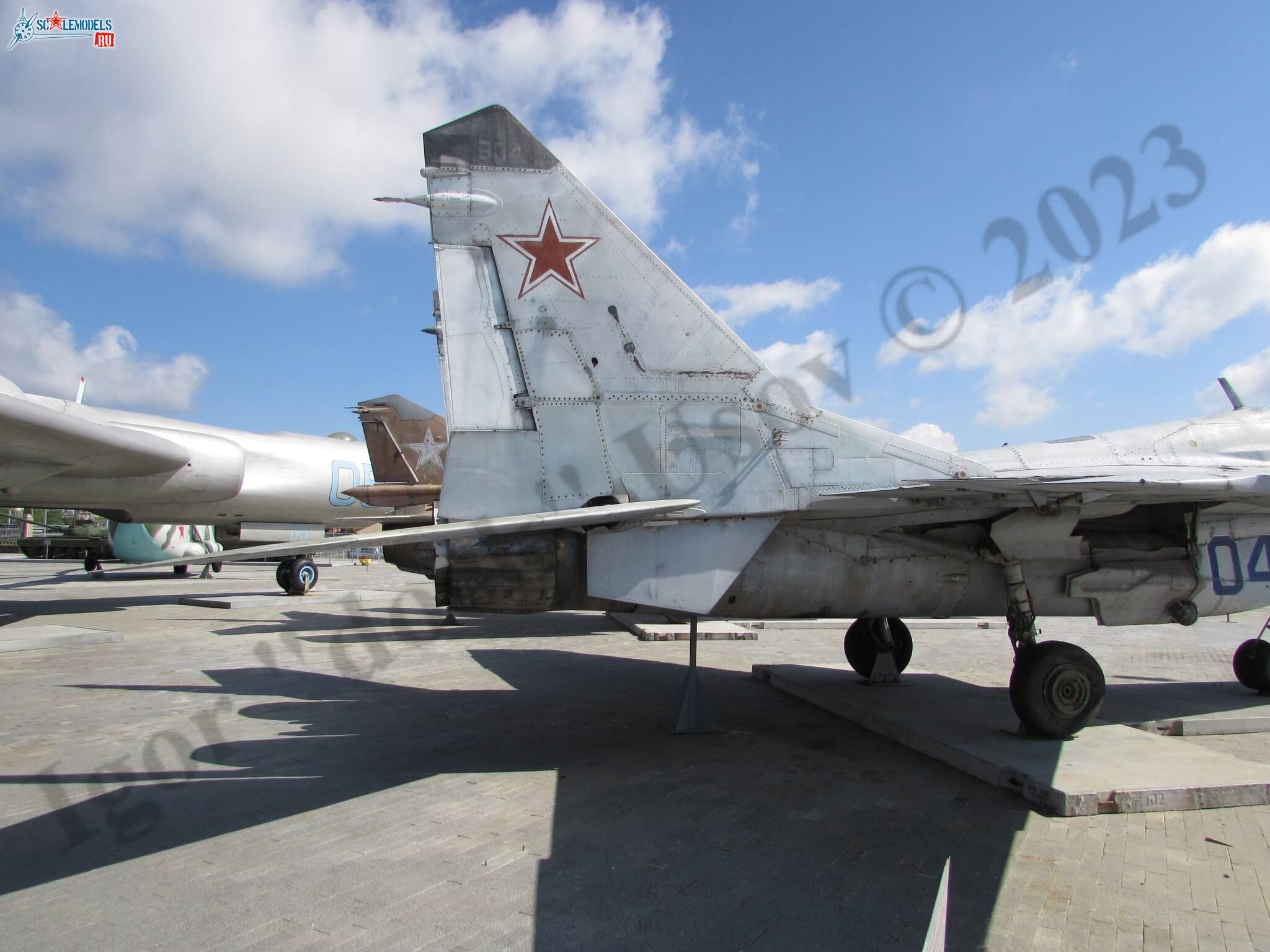 mig-29_9-12_15.jpg