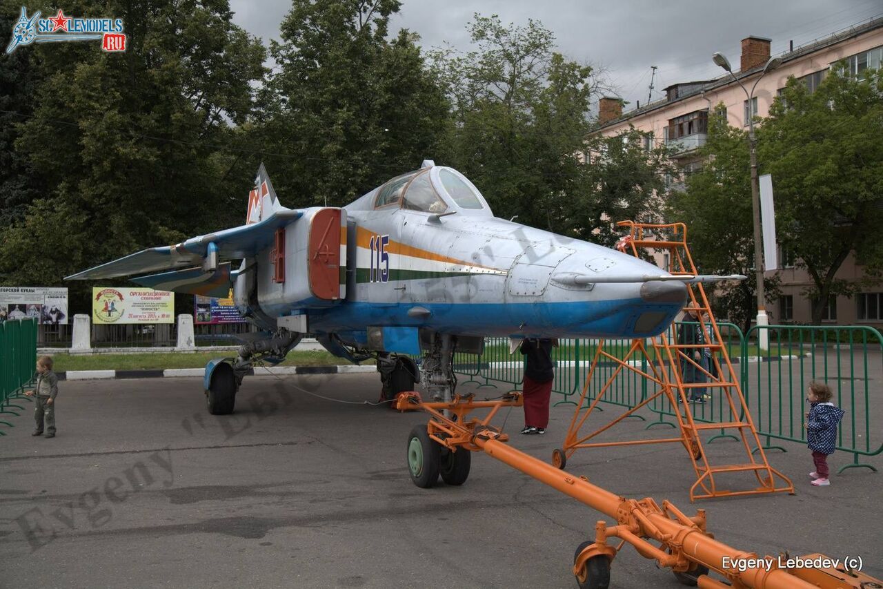 MiG-27M_12.jpg