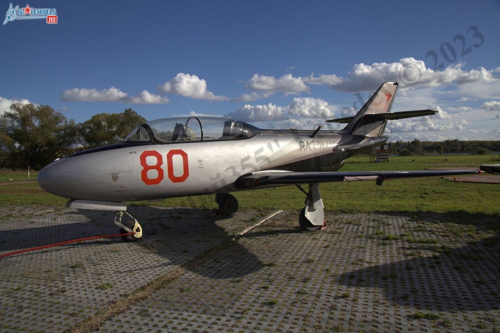 Yak-30_45.jpg