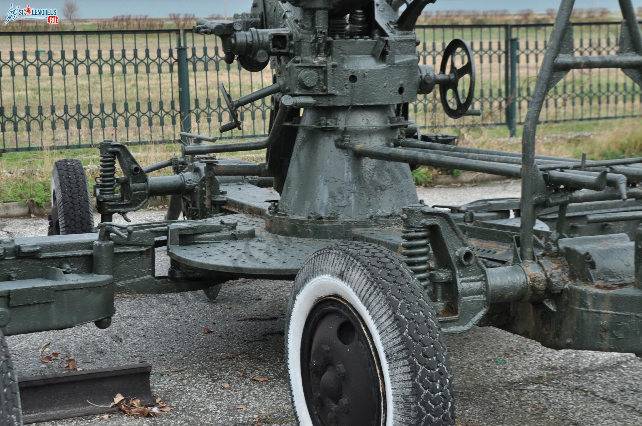 85-mm_AA-gun_52-K_156.jpg