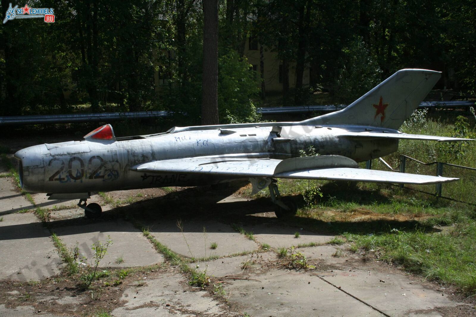 MiG-19P_Kubinca_0.jpg