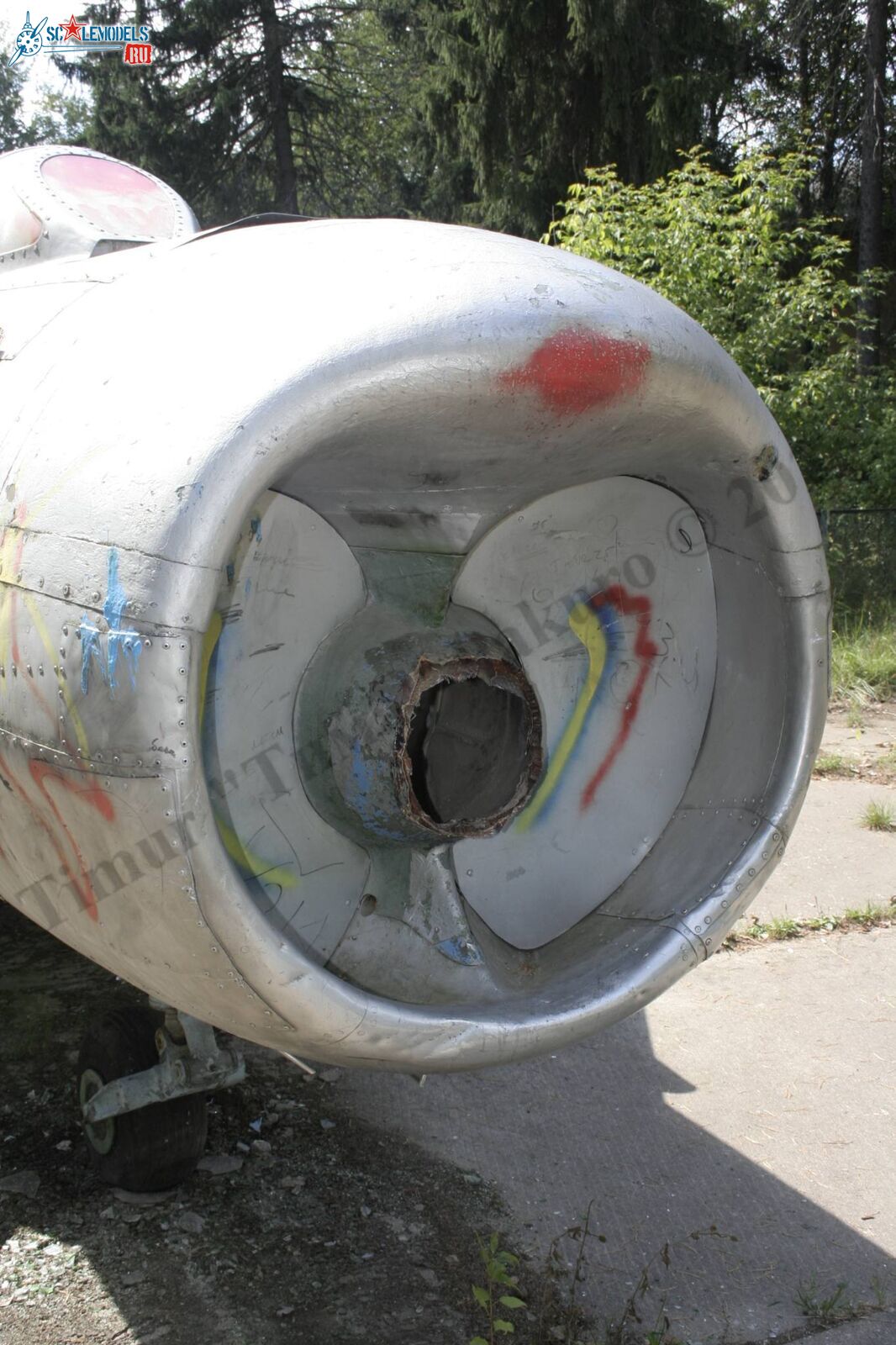 MiG-19P_Kubinca_41.jpg