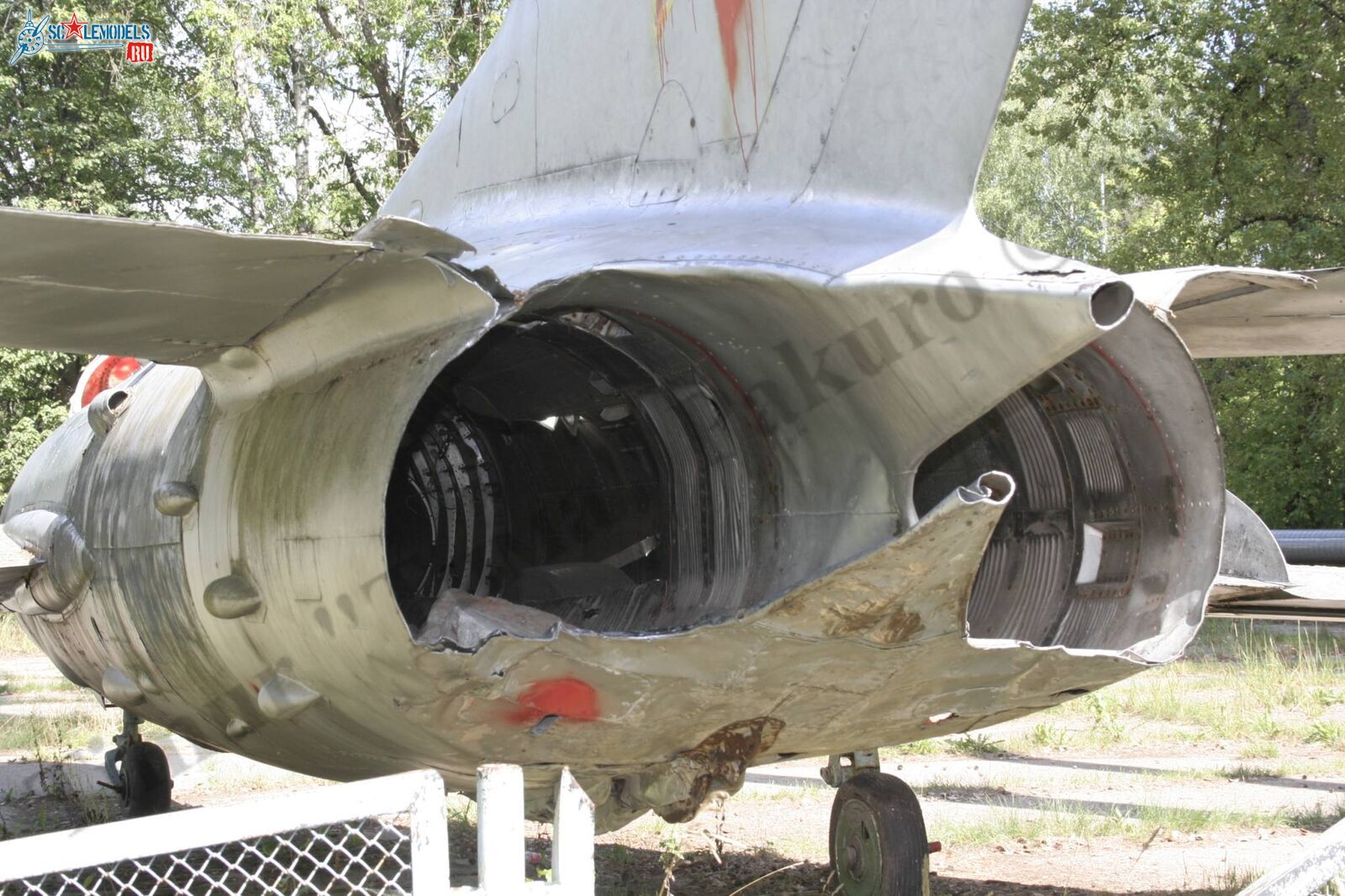 MiG-19P_Kubinca_95.jpg