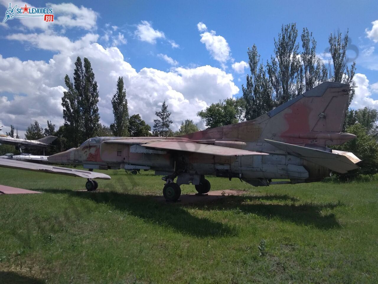 MiG-27D_Lugansk_1.jpg