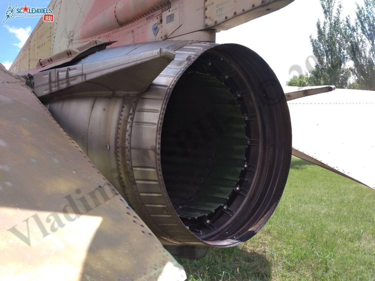 MiG-27D_Lugansk_103.jpg