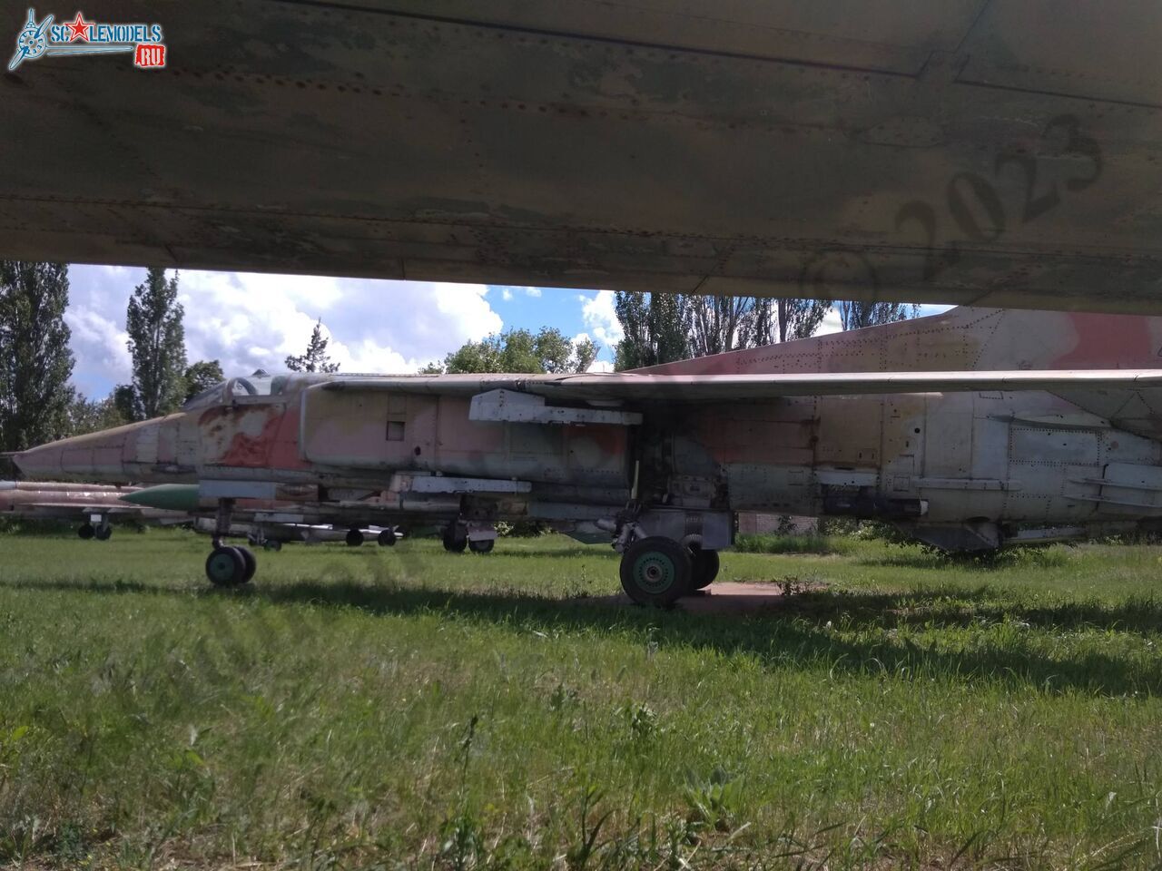 MiG-27D_Lugansk_124.jpg