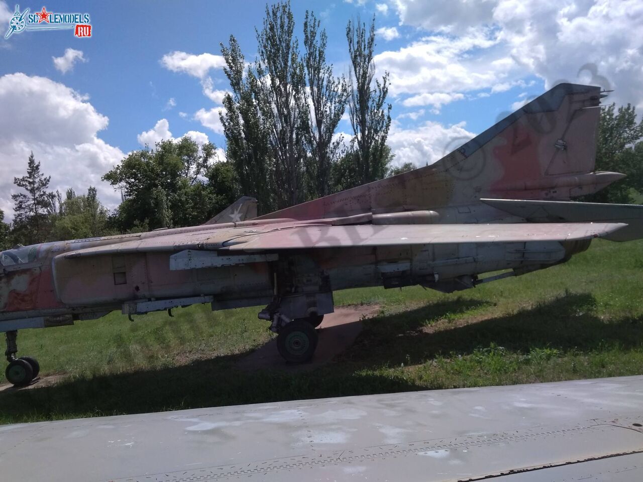 MiG-27D_Lugansk_125.jpg