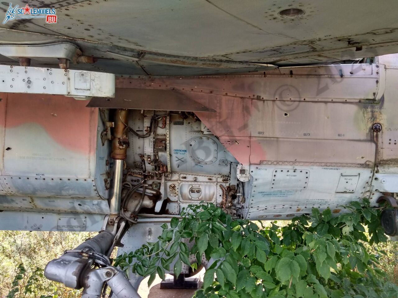 MiG-27D_Lugansk_16.jpg