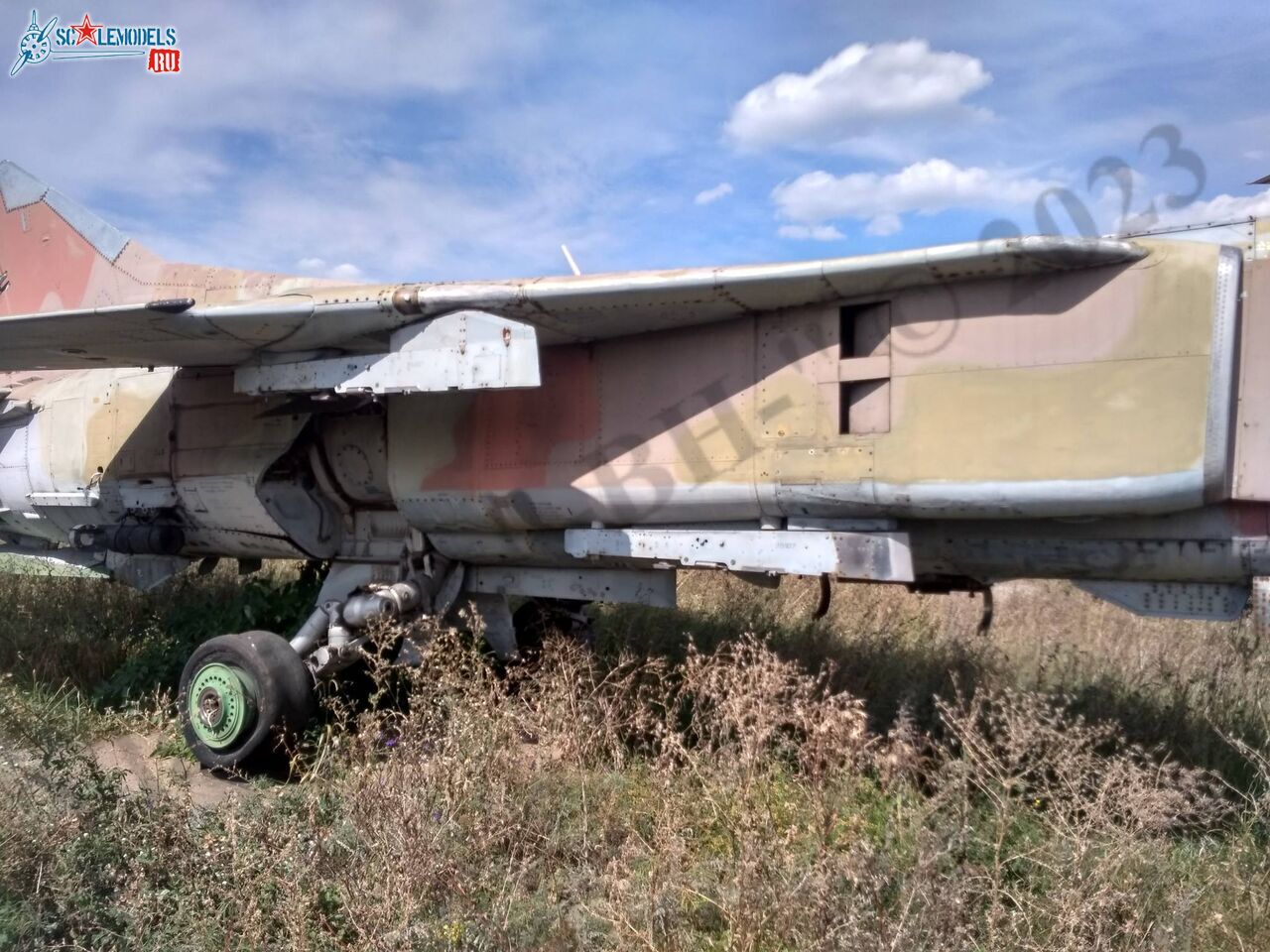 MiG-27D_Lugansk_3.jpg