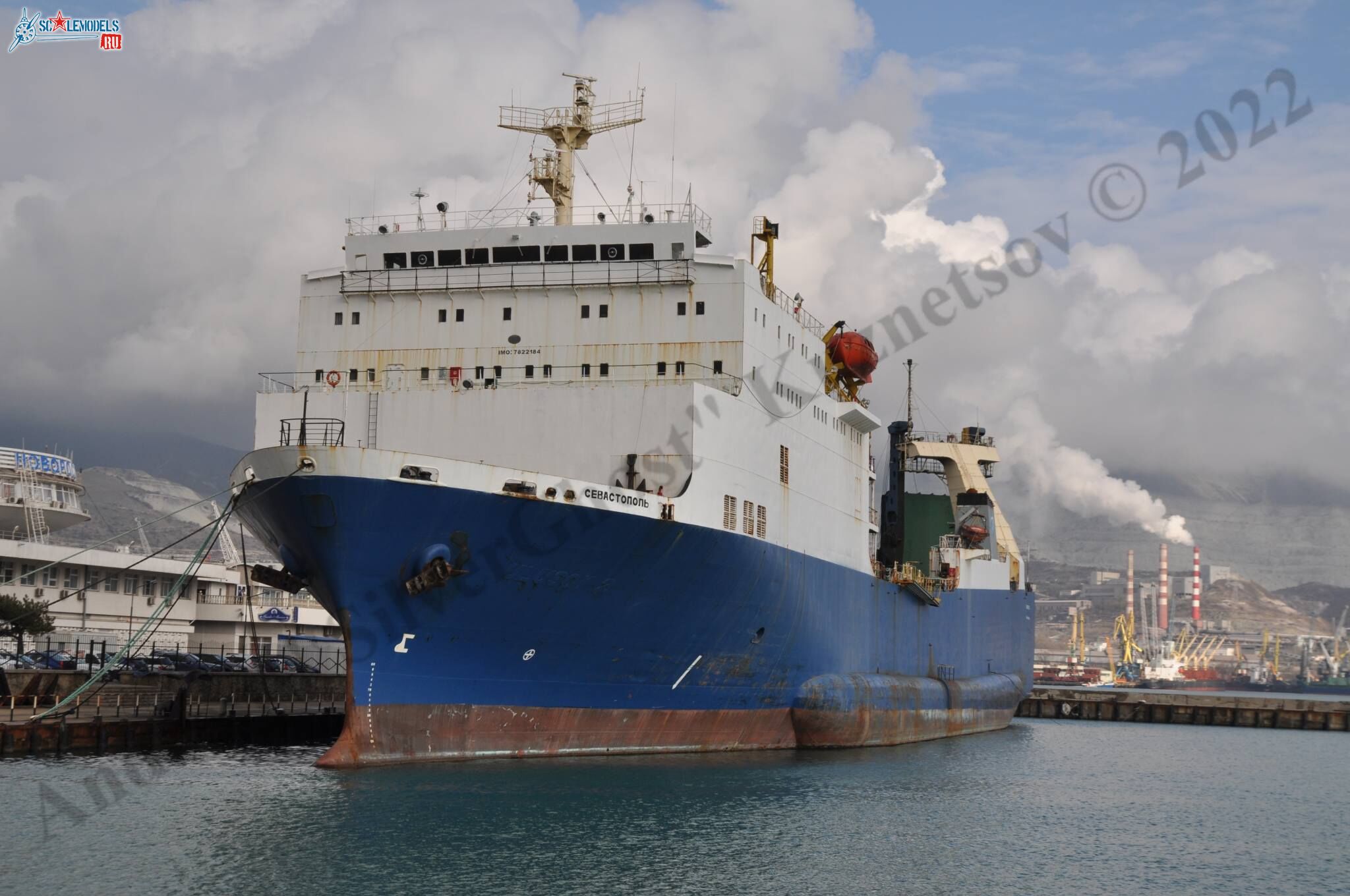 Sevastopol_ferry_0.jpg