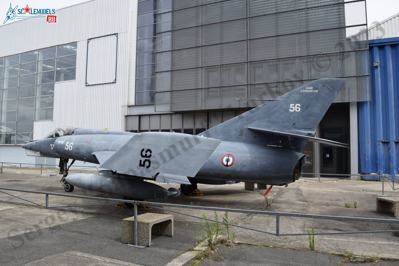 Etendard_IVM_7.jpg