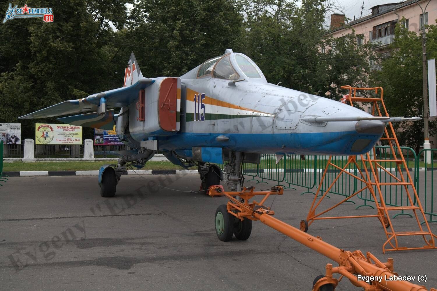 MiG-27M_74.jpg