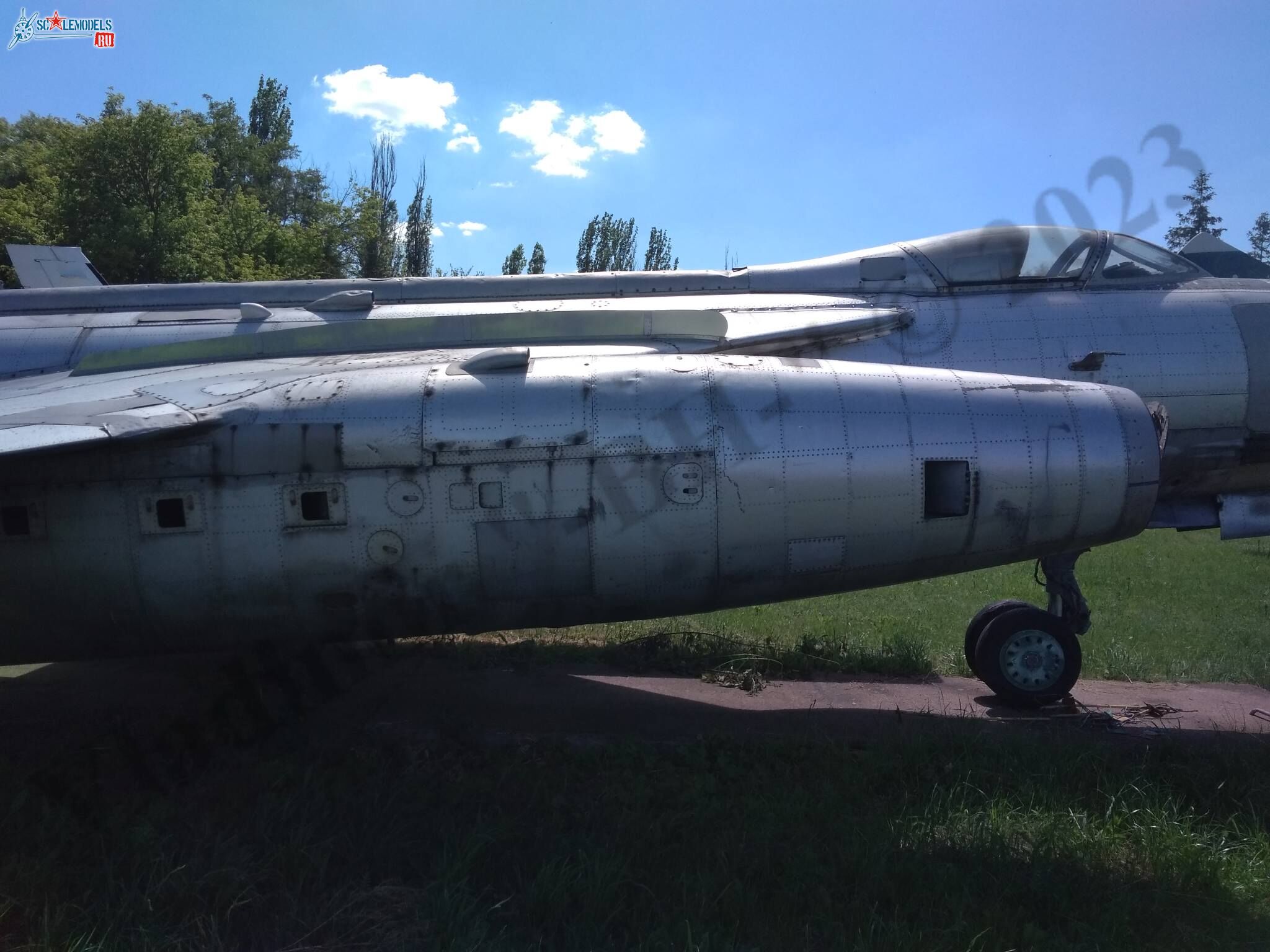 Yak-28I_Lugansk_74.jpg