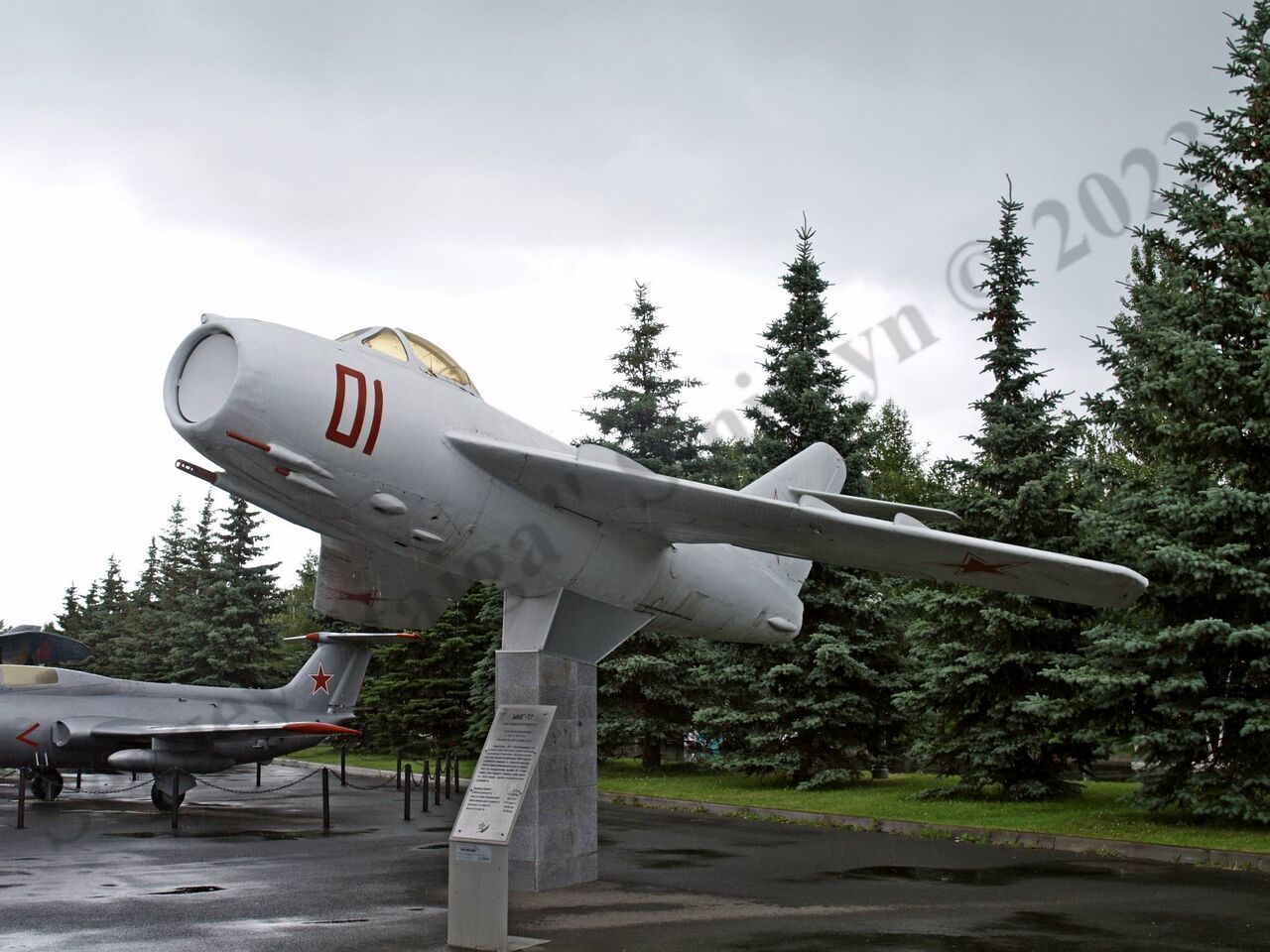 MiG-17_0.jpg