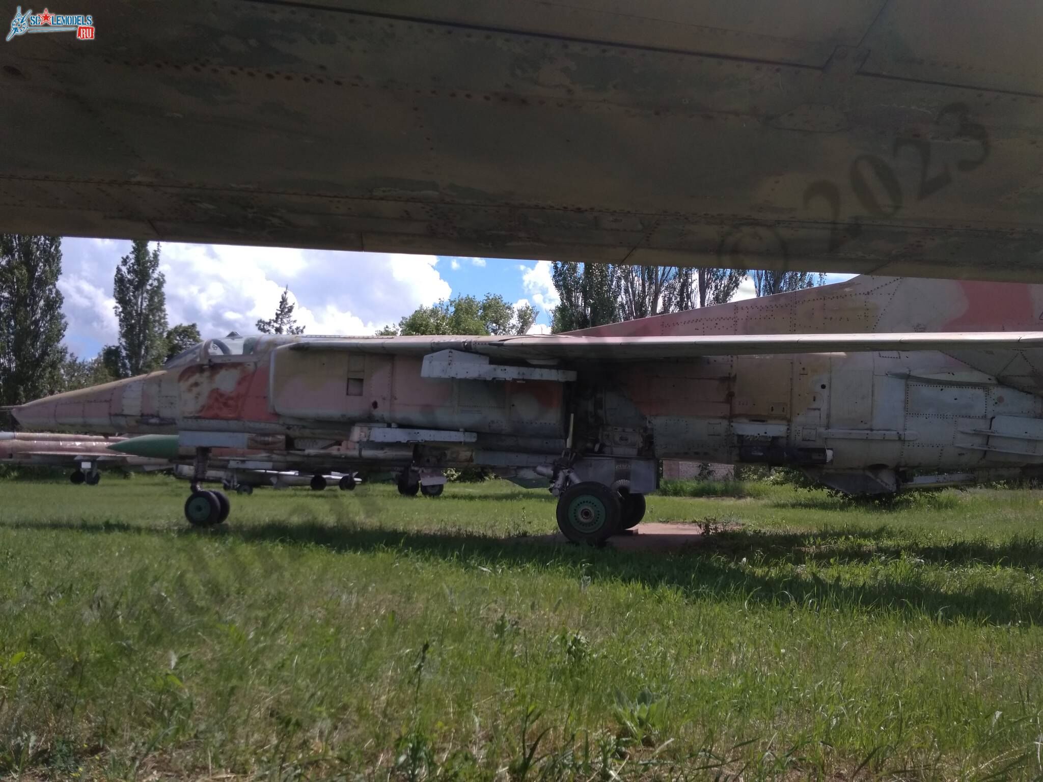 MiG-27D_Lugansk_124.jpg