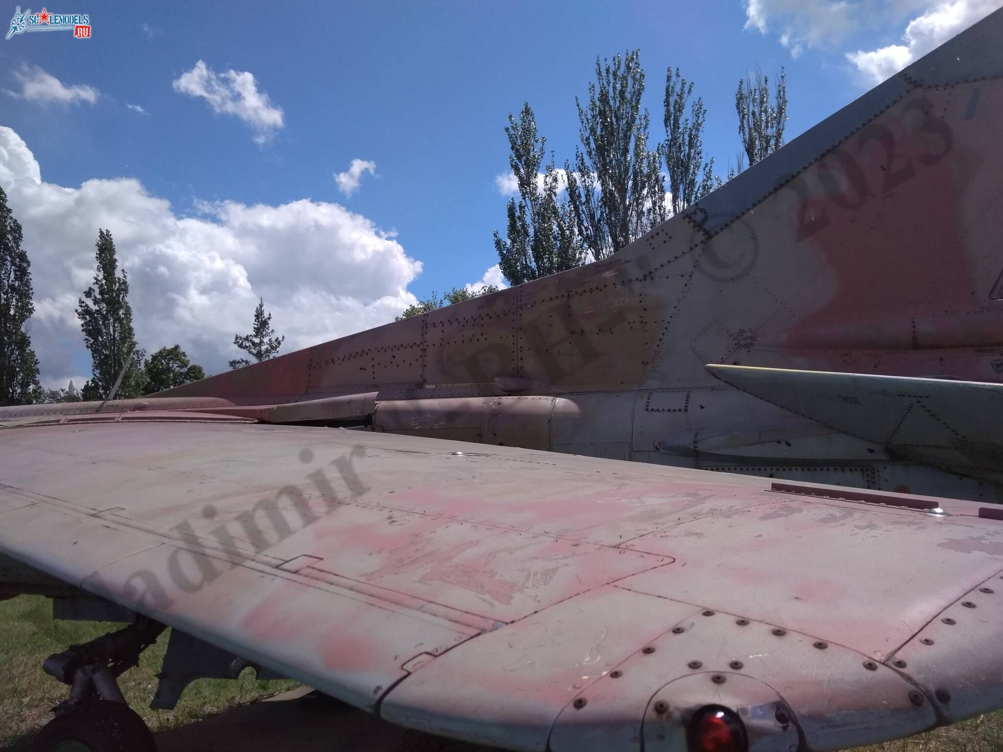 MiG-27D_Lugansk_127.jpg