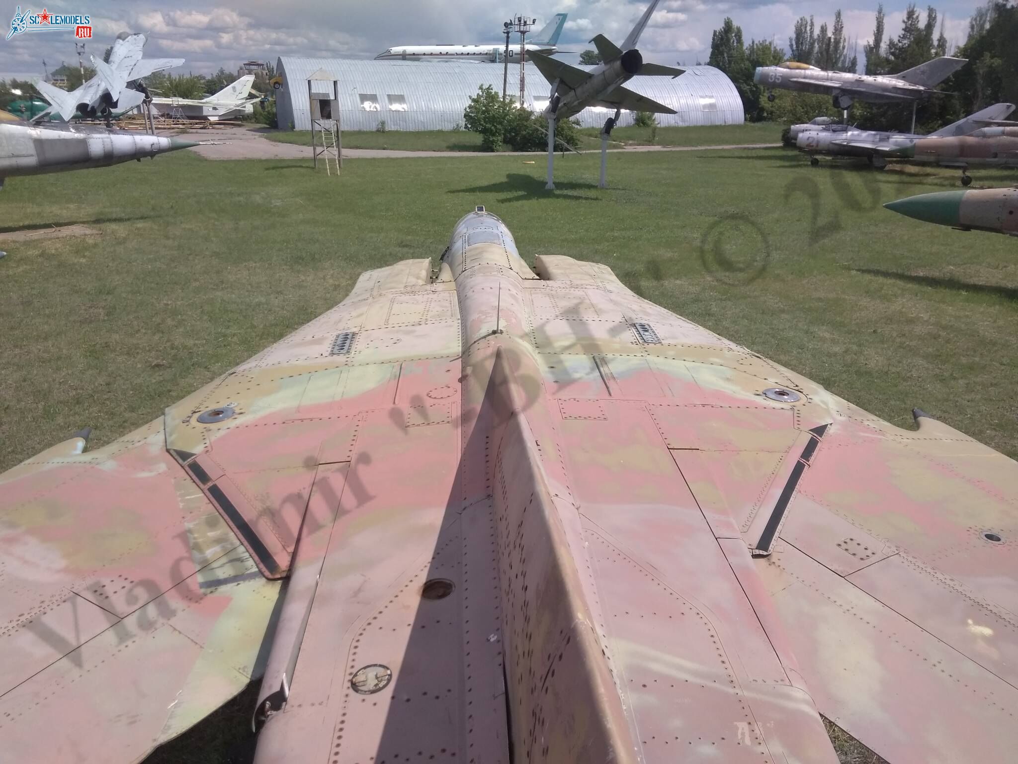 MiG-27D_Lugansk_70.jpg