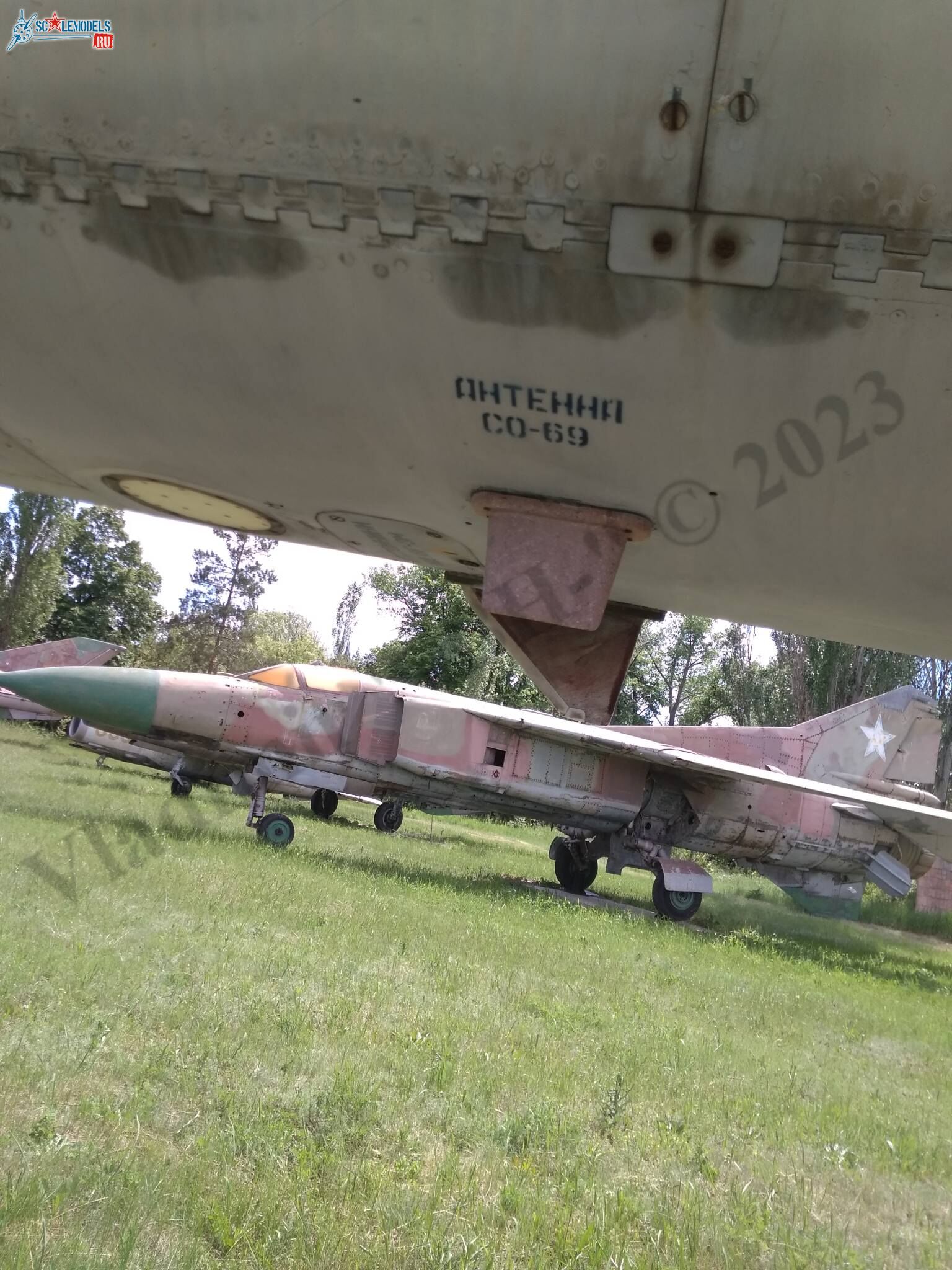 MiG-27D_Lugansk_81.jpg