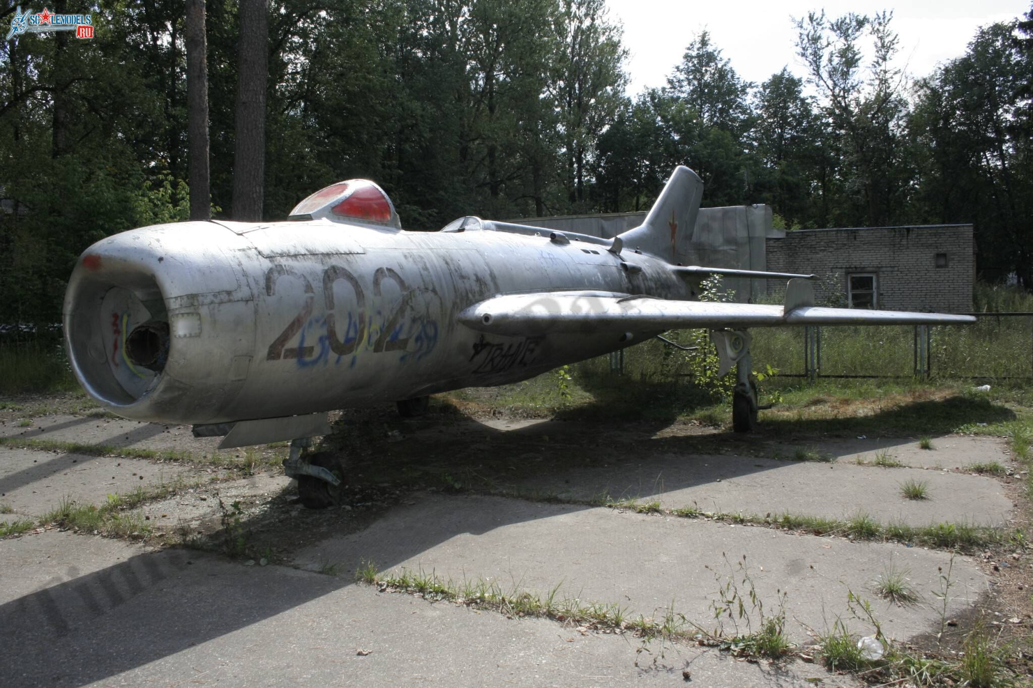 MiG-19P_Kubinca_44.jpg