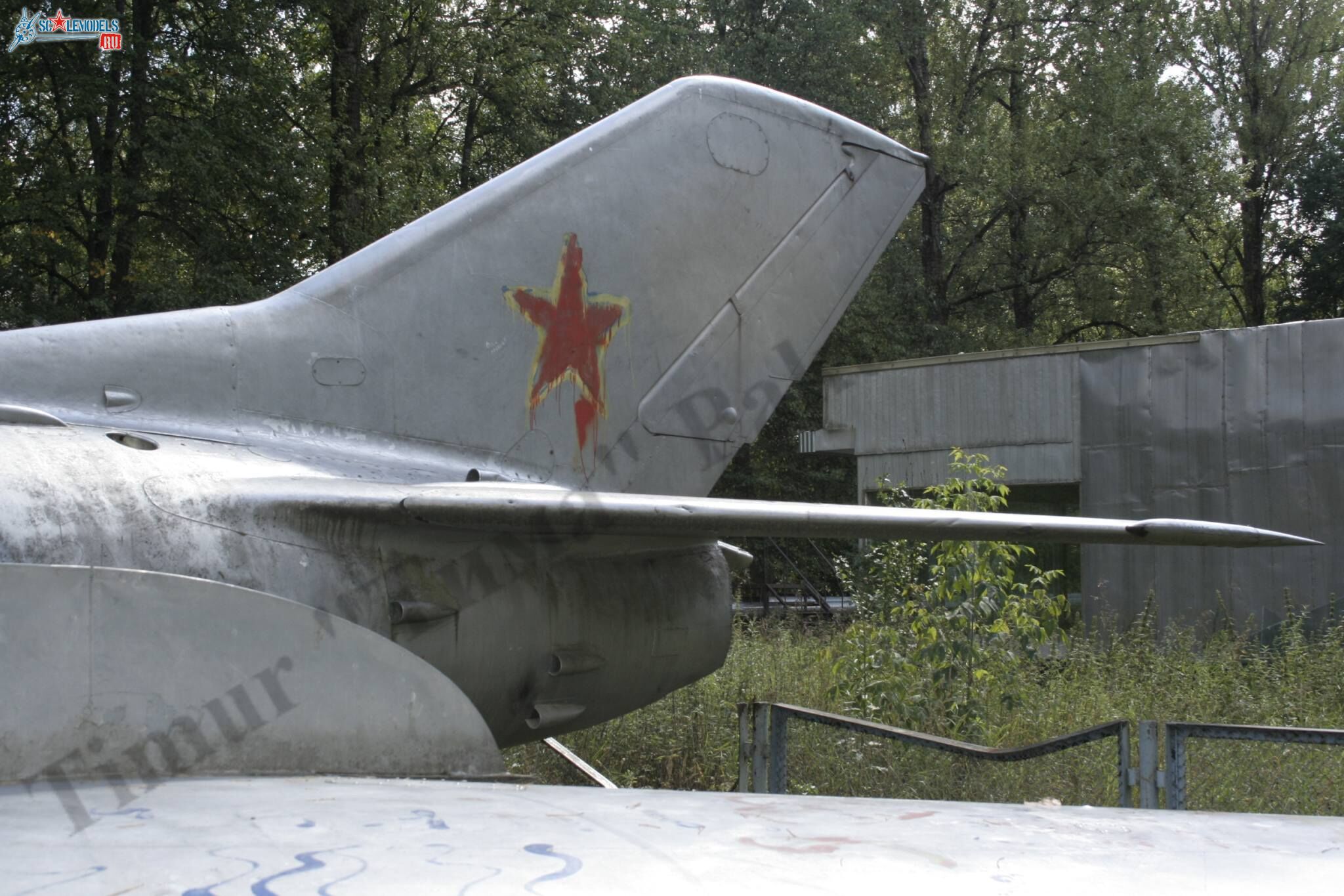 MiG-19P_Kubinca_52.jpg