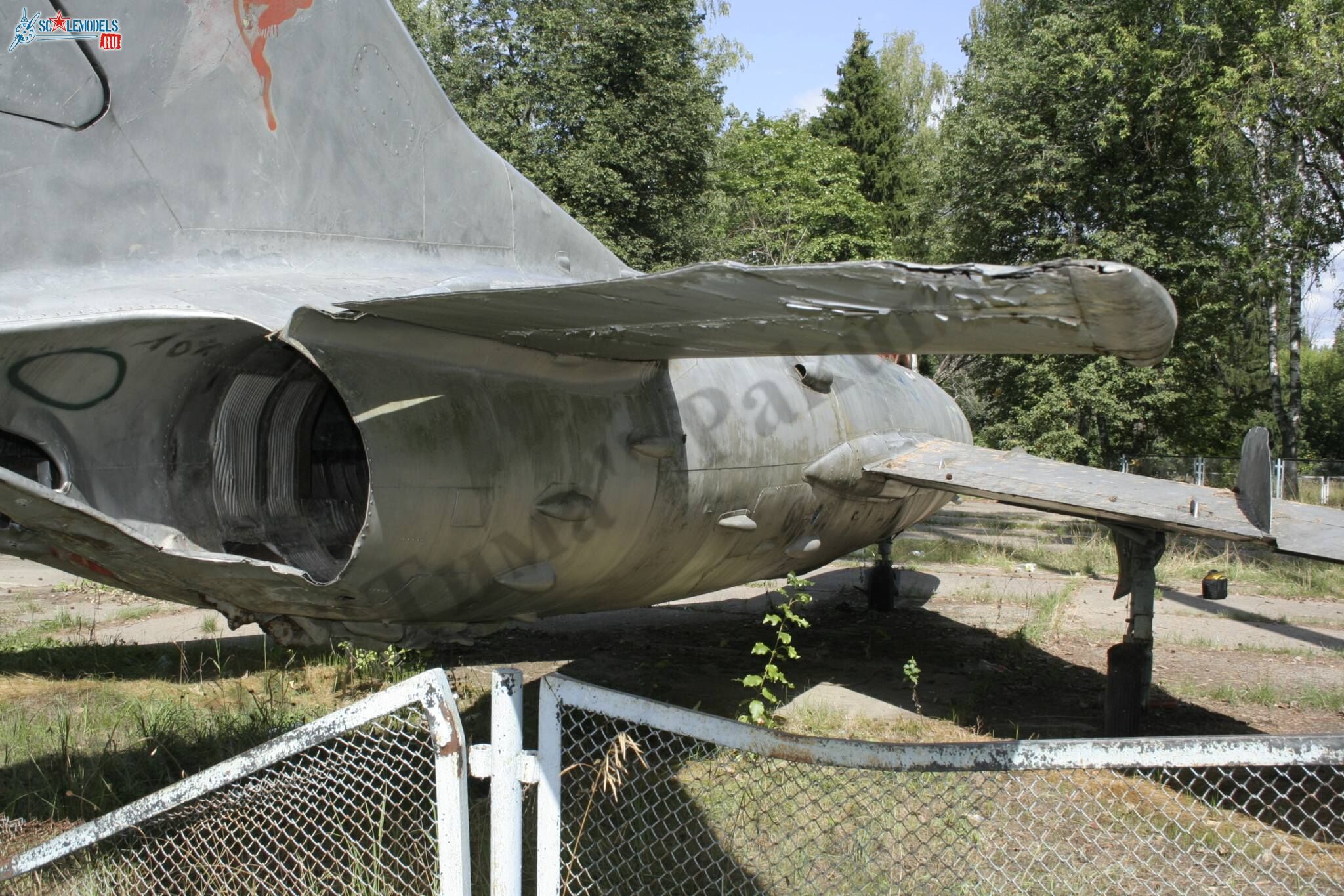 MiG-19P_Kubinca_92.jpg