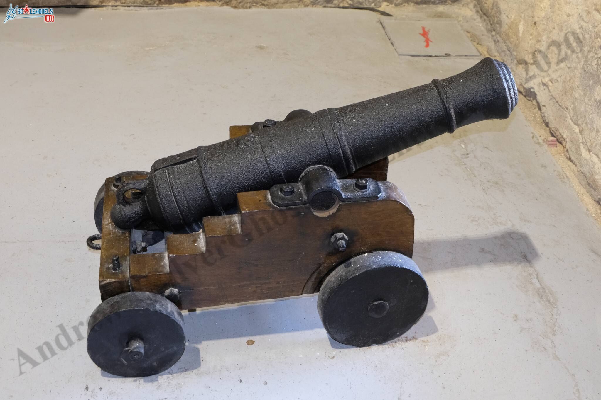 2-pound_spain_gun_0.jpg