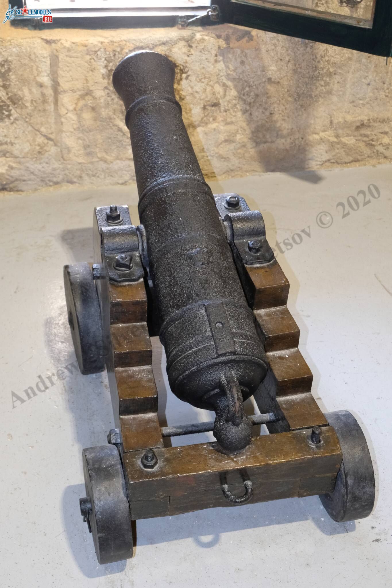 2-pound_spain_gun_10.jpg