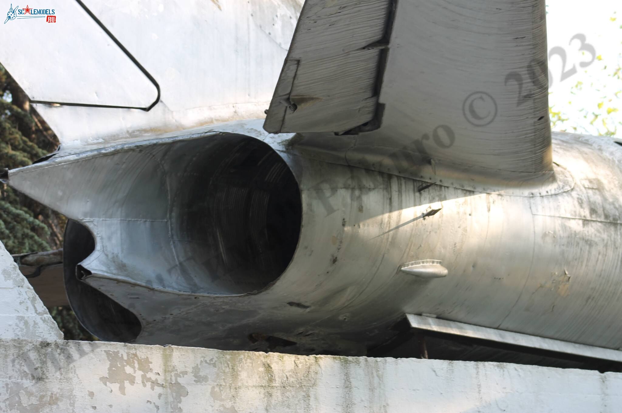 MiG-19_Sevastopol_60.jpg