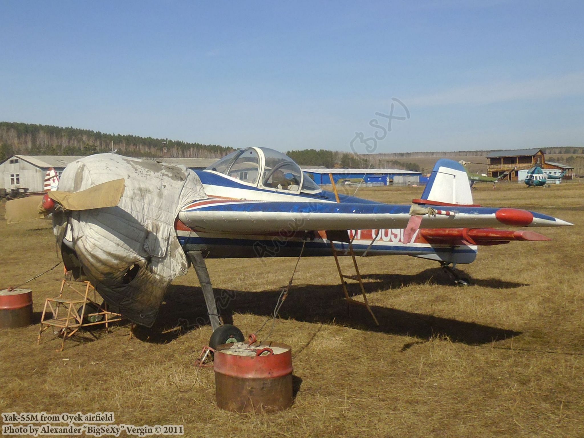 Yak-55M (RF-00907)_Oyek_004