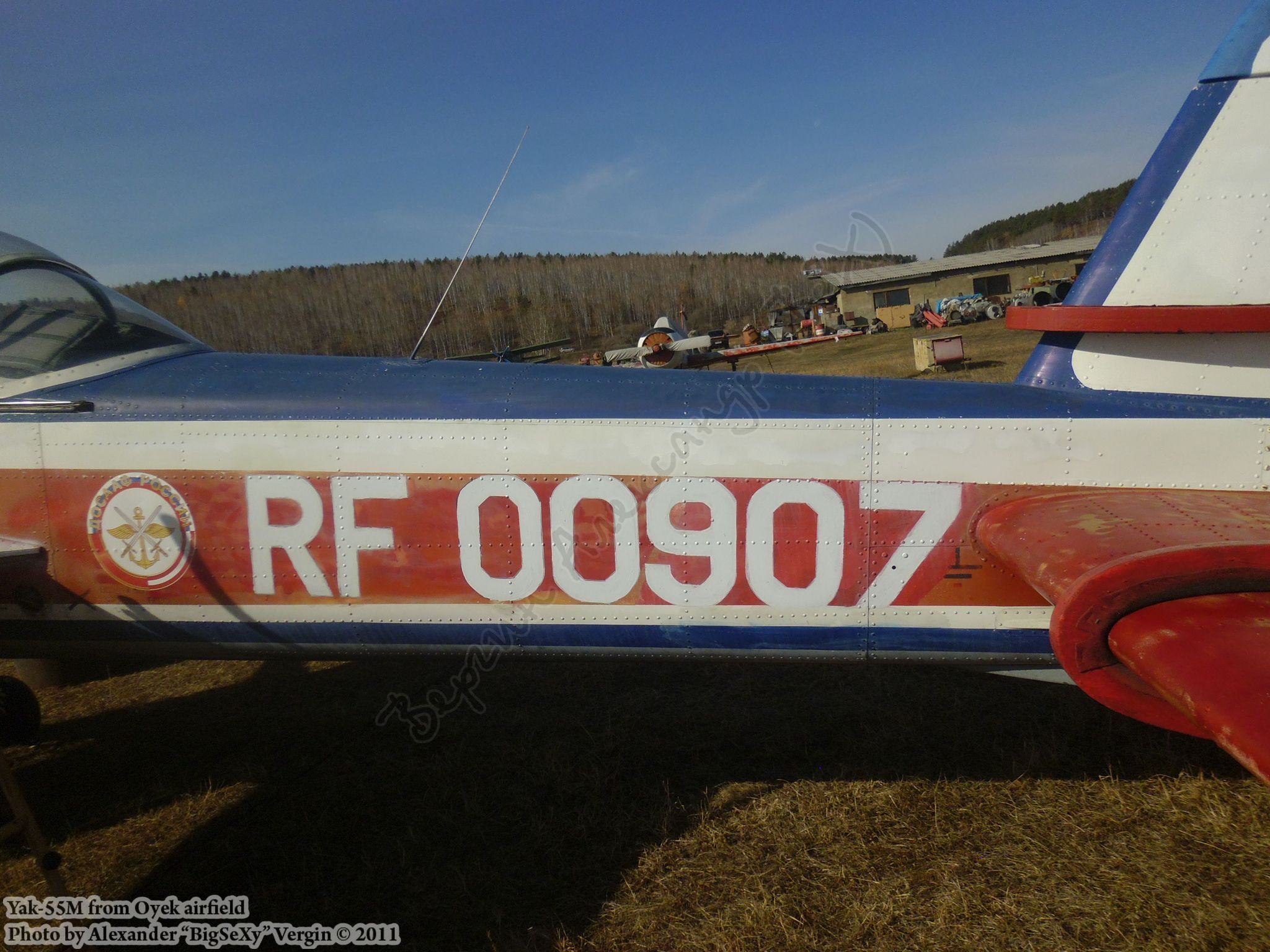 Yak-55M (RF-00907)_Oyek_020